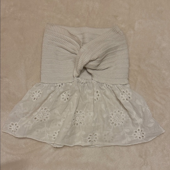 Chic Cream Knit and Lace Blouse S - Picture 1 of 2